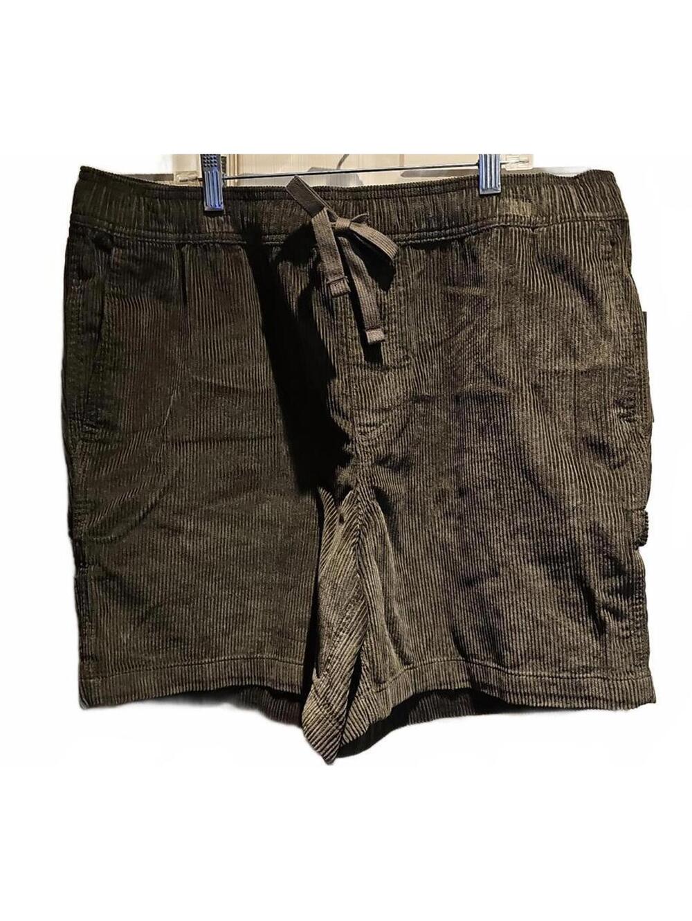 Original use olive green ribbed utility shorts size L